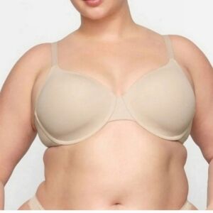 Skims Fits Everybody Tshirt Demi Bra Sand Tan 32A NWT